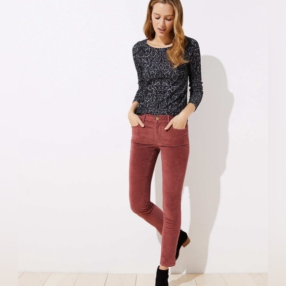 LOFT Velvet Skinny Slit Pants Burgundy Stretch Mid Rise Women's Size 8 - Picture 1 of 13